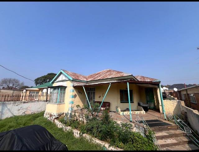 8 BEDROOM HOUSE FOR SALE IN ROSETTENVILLE